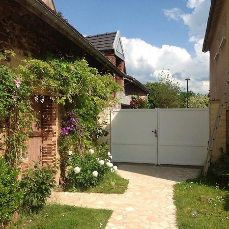 La Bicoque En Puisaye Hotel Saint-Amand-en-Puisaye Buitenkant foto